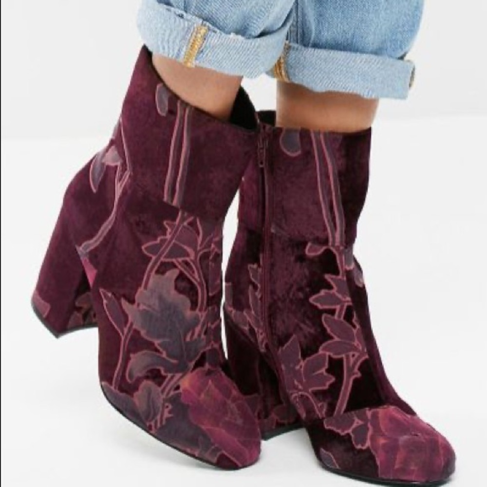 Steve Madden booties